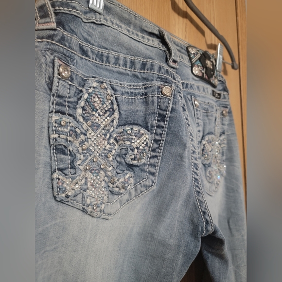 Bootcut Miss Me Jean Size 26 Inseam 33 Fleur De Lis Rhinestone Jewel Pockets - Picture 4 of 12